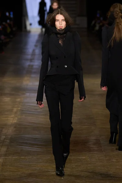 Look 2
